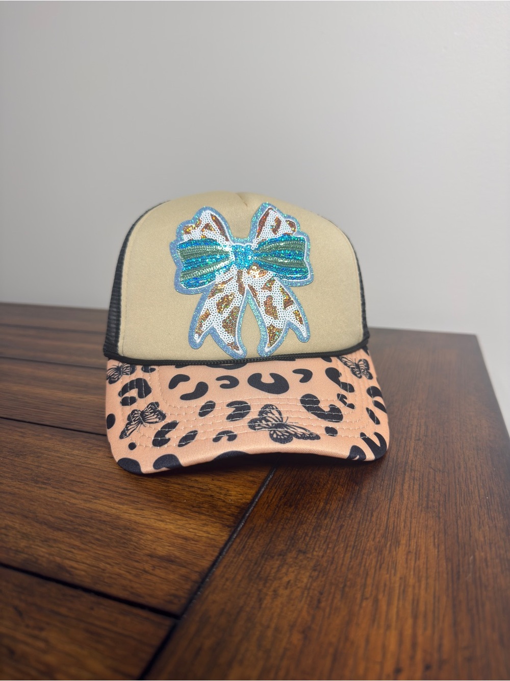 Women Beige Trucker Hat Mesh Back Adjustable Leopard Print Sequin Bow Patch